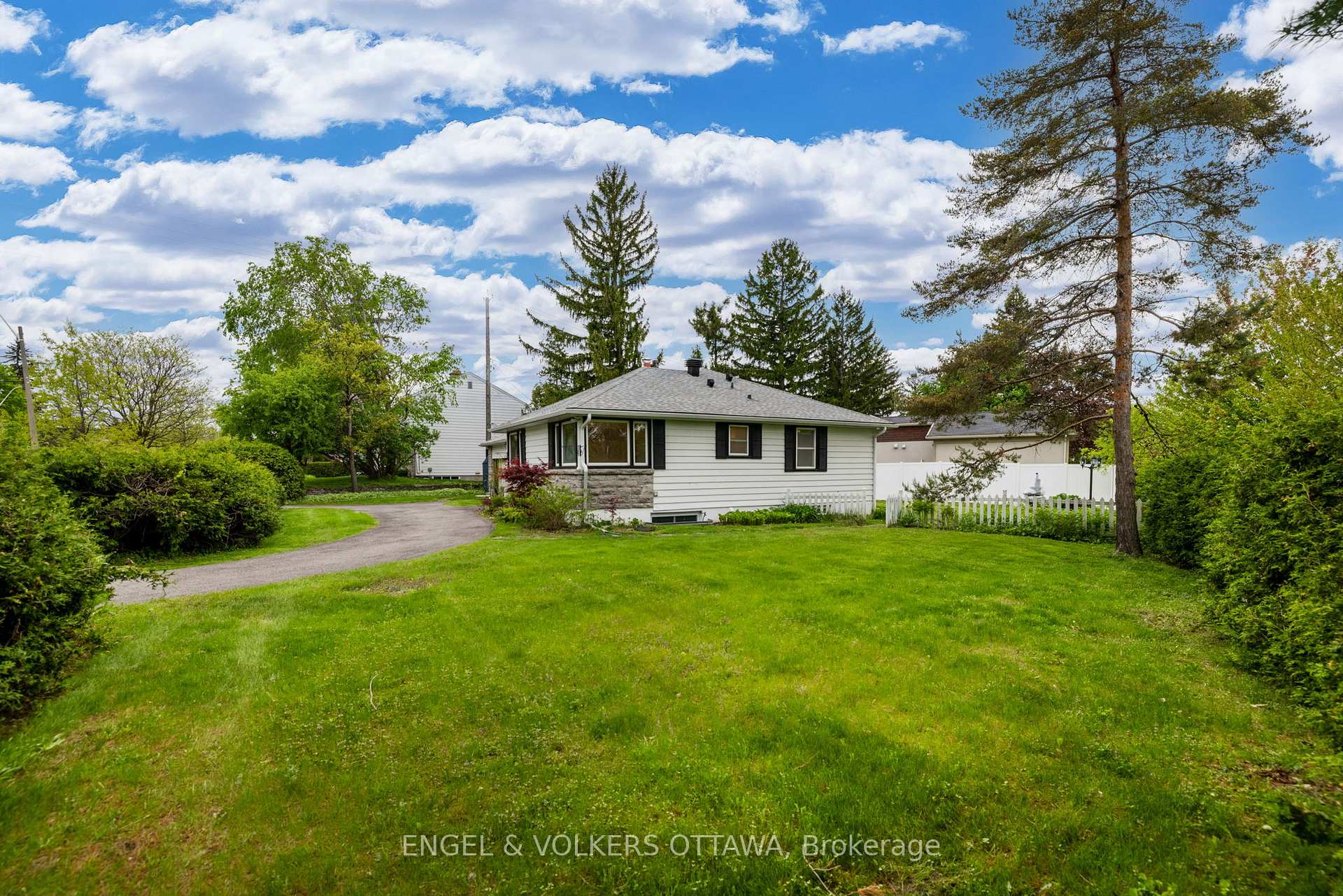 Photo 36 of 1960 Alta Vista Drive, Ottawa, Faircrest Heights — HOMEH