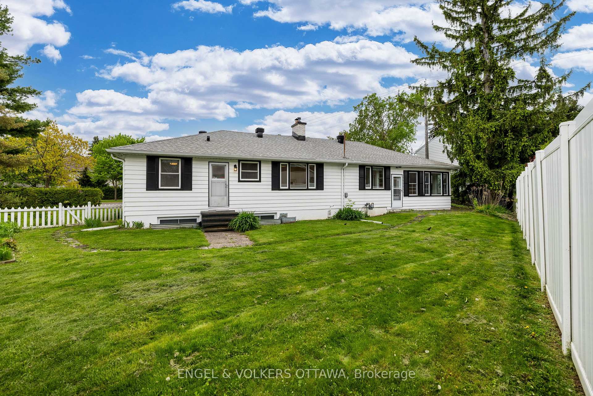 Photo 34 of 1960 Alta Vista Drive, Ottawa, Faircrest Heights — HOMEH