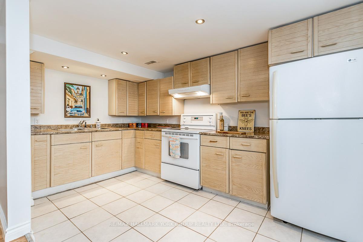 Photo 14 of Unit Lower, 6 Davis Road, Aurora, Aurora Highlands — HOMEH