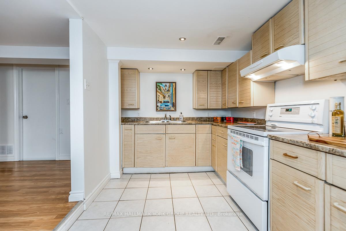 Photo 20 of Unit Lower, 6 Davis Road, Aurora, Aurora Highlands — HOMEH