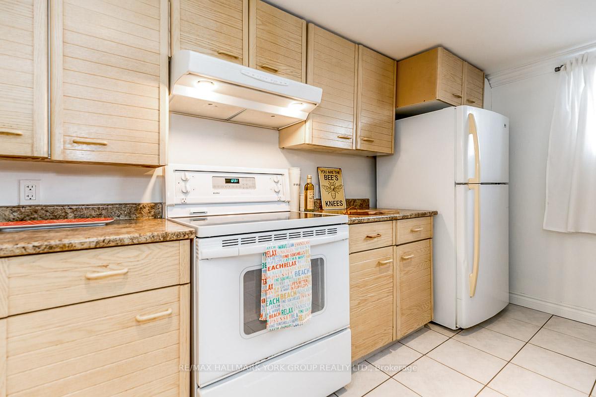 Photo 16 of Unit Lower, 6 Davis Road, Aurora, Aurora Highlands — HOMEH