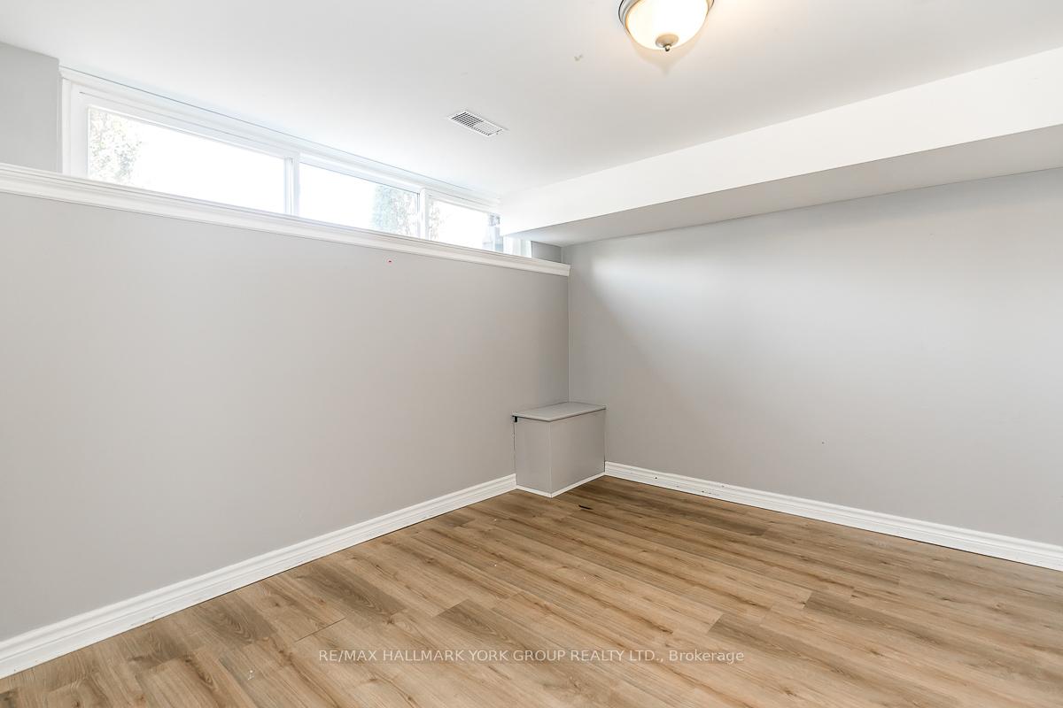 Photo 18 of Unit Lower, 6 Davis Road, Aurora, Aurora Highlands — HOMEH
