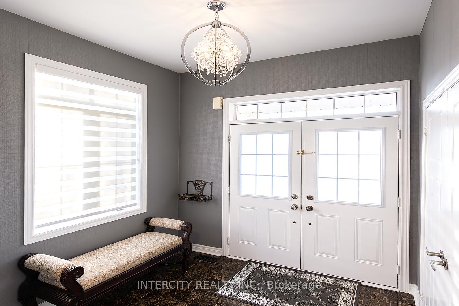 Photo 3 of 23 Halo Court, Vaughan, Patterson — HOMEH