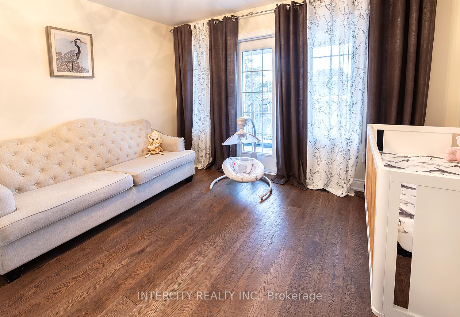Photo 5 of 23 Halo Court, Vaughan, Patterson — HOMEH