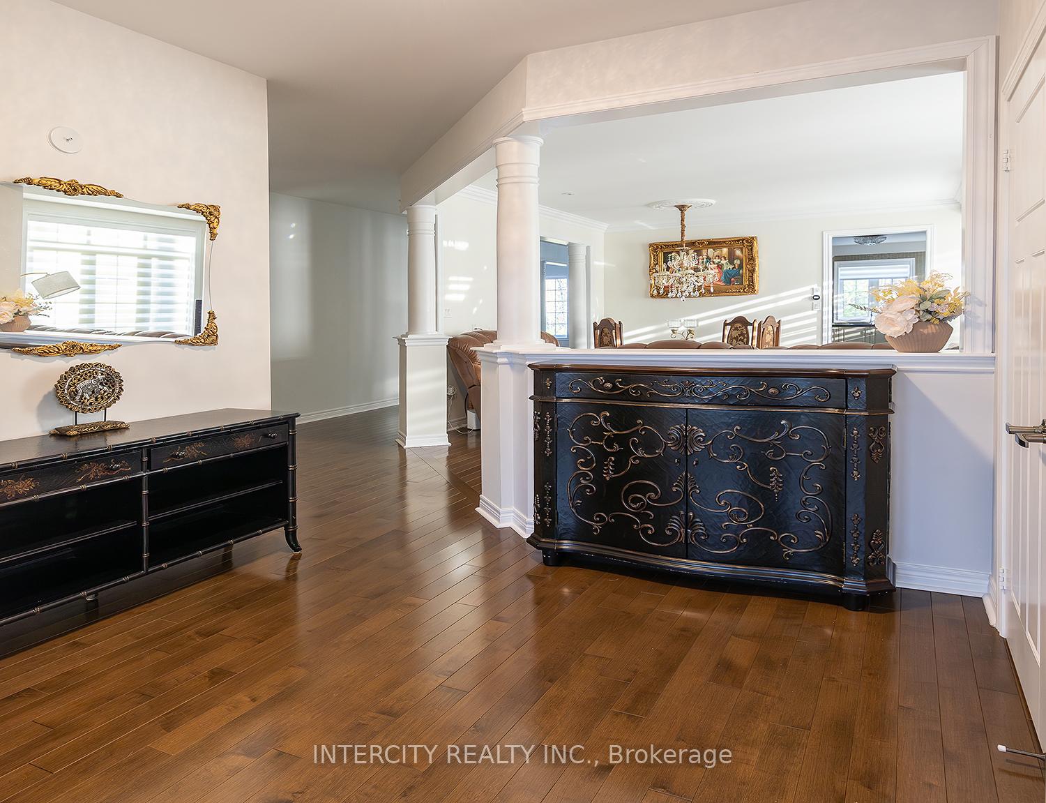 Photo 6 of 23 Halo Court, Vaughan, Patterson — HOMEH