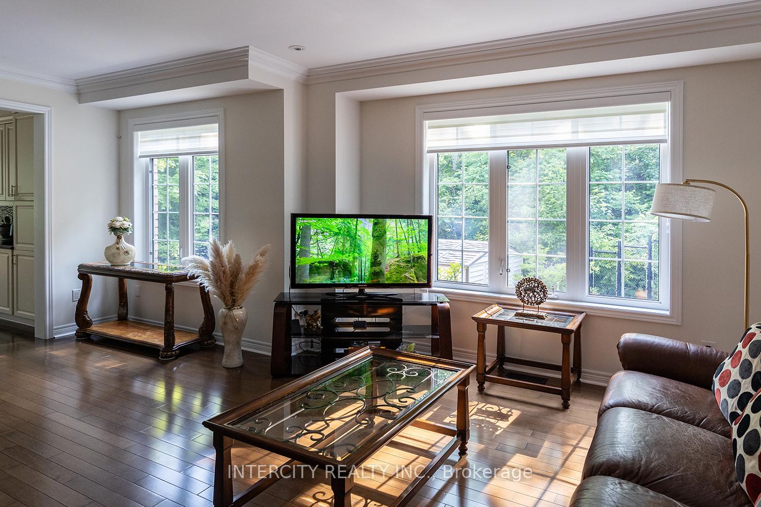 Photo 13 of 23 Halo Court, Vaughan, Patterson — HOMEH