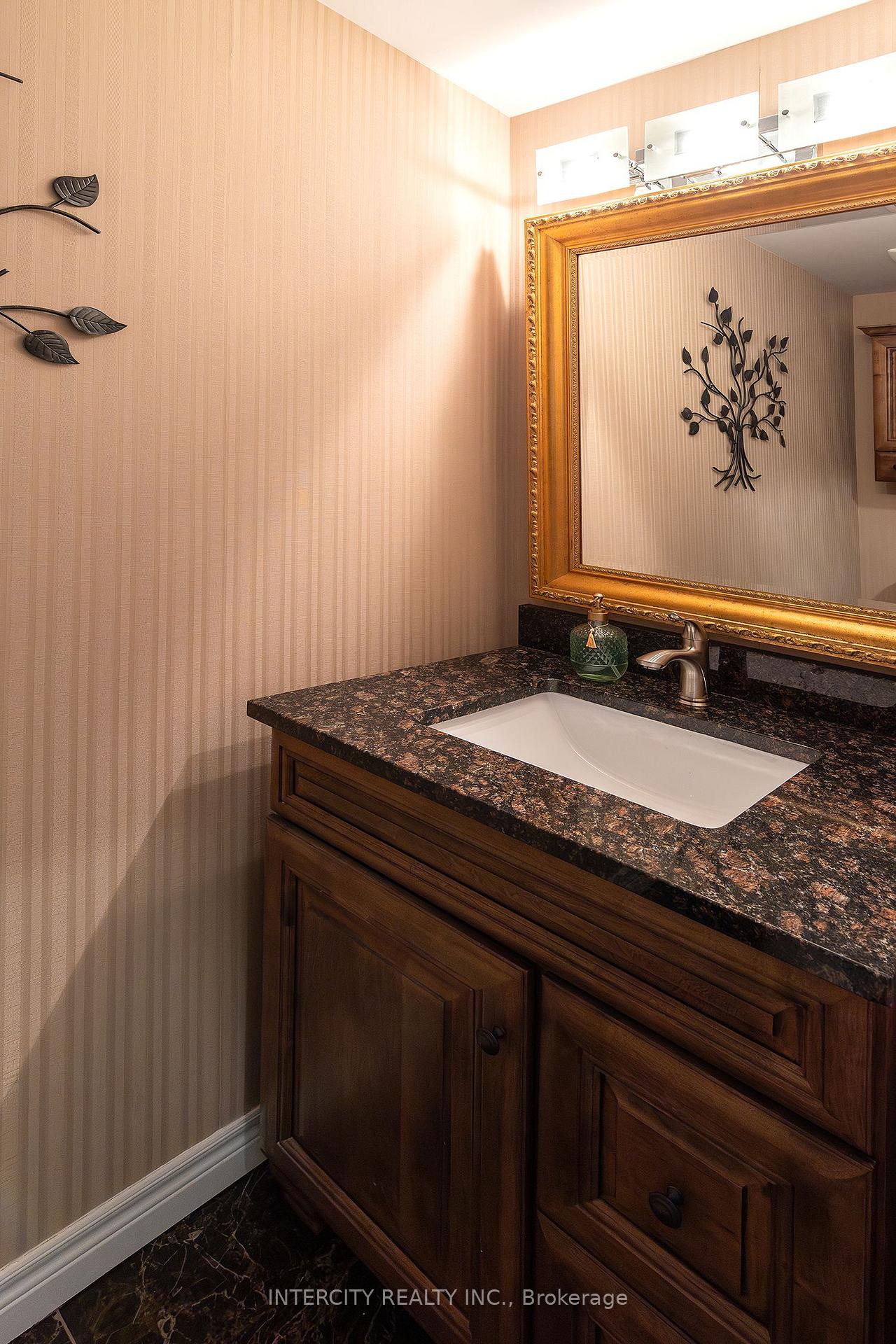 Photo 14 of 23 Halo Court, Vaughan, Patterson — HOMEH
