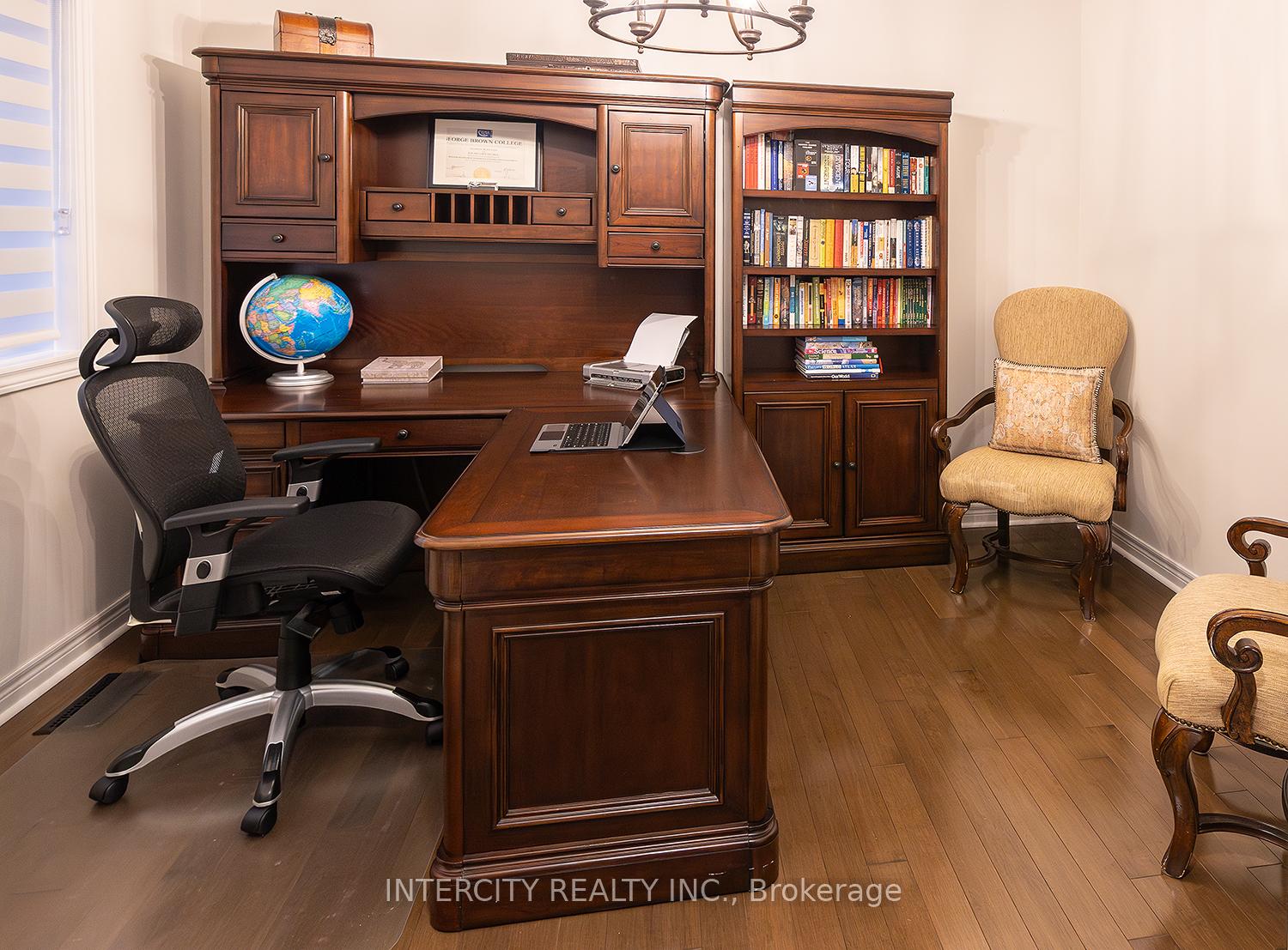 Photo 15 of 23 Halo Court, Vaughan, Patterson — HOMEH
