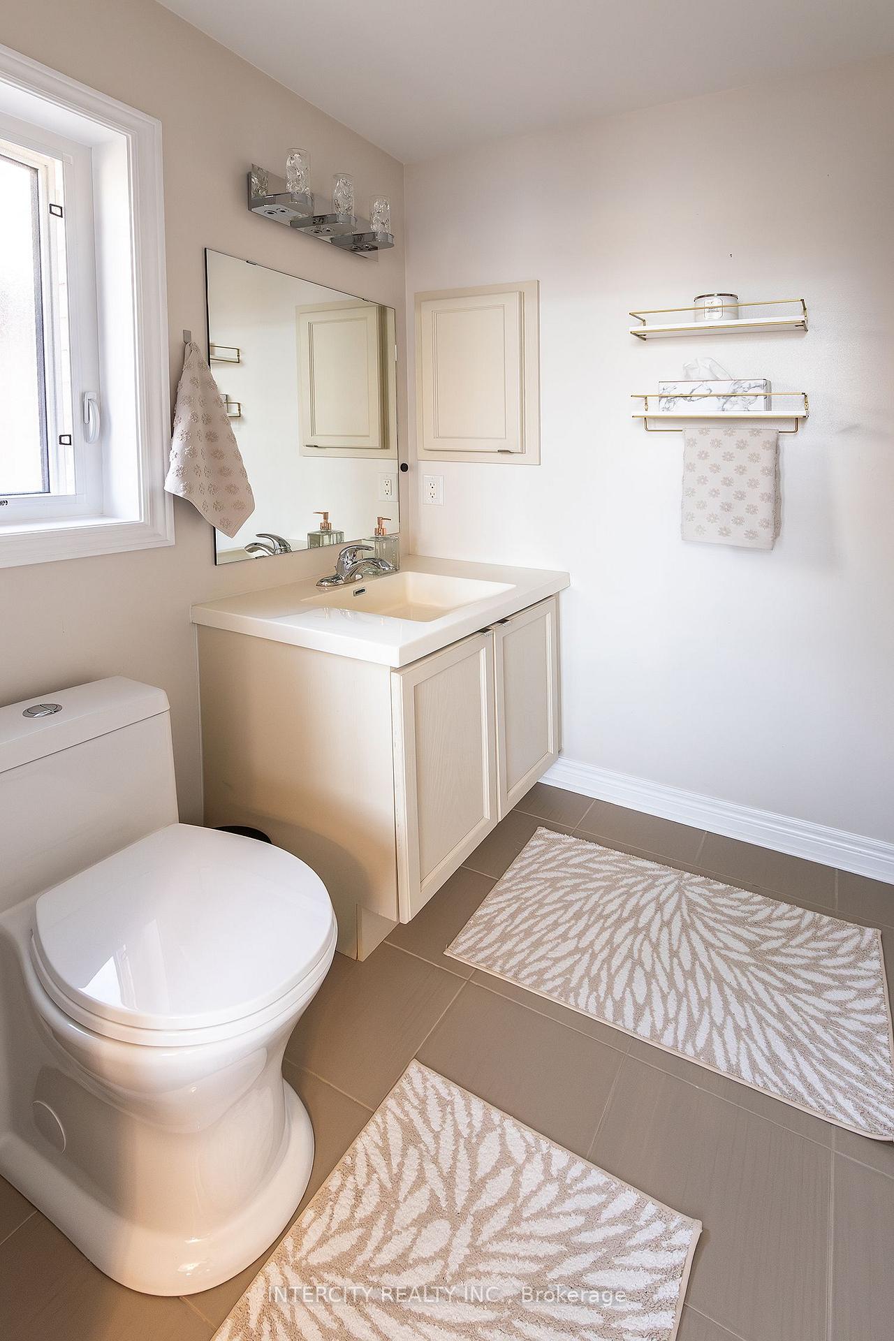 Photo 16 of 23 Halo Court, Vaughan, Patterson — HOMEH