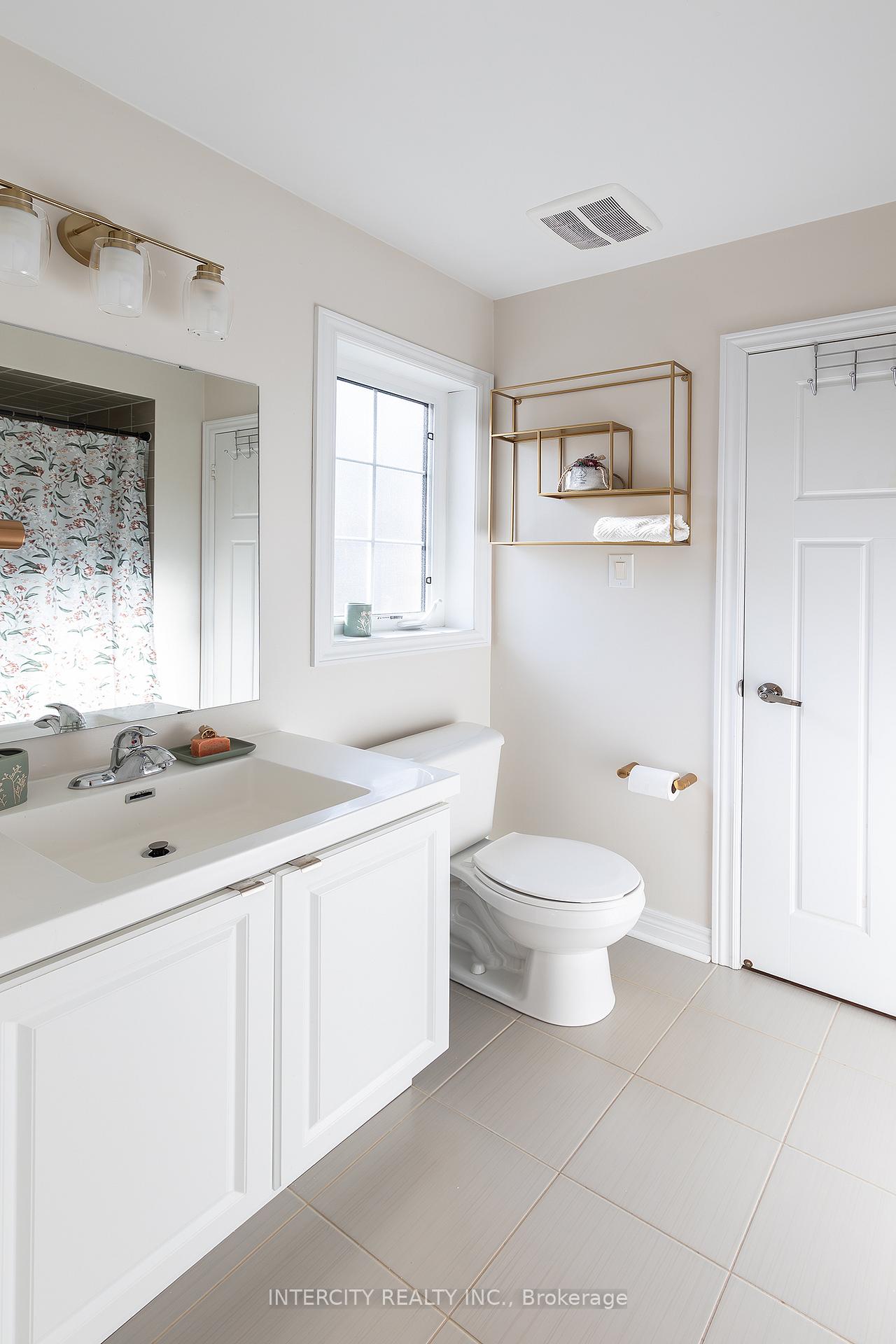 Photo 17 of 23 Halo Court, Vaughan, Patterson — HOMEH