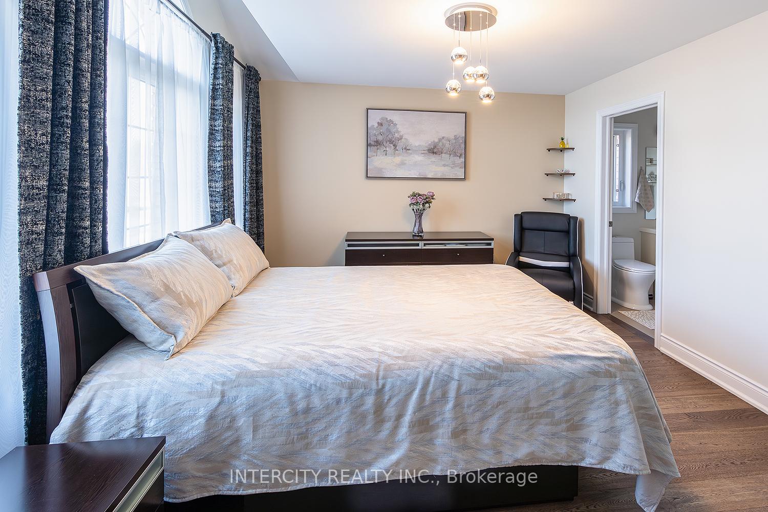 Photo 18 of 23 Halo Court, Vaughan, Patterson — HOMEH