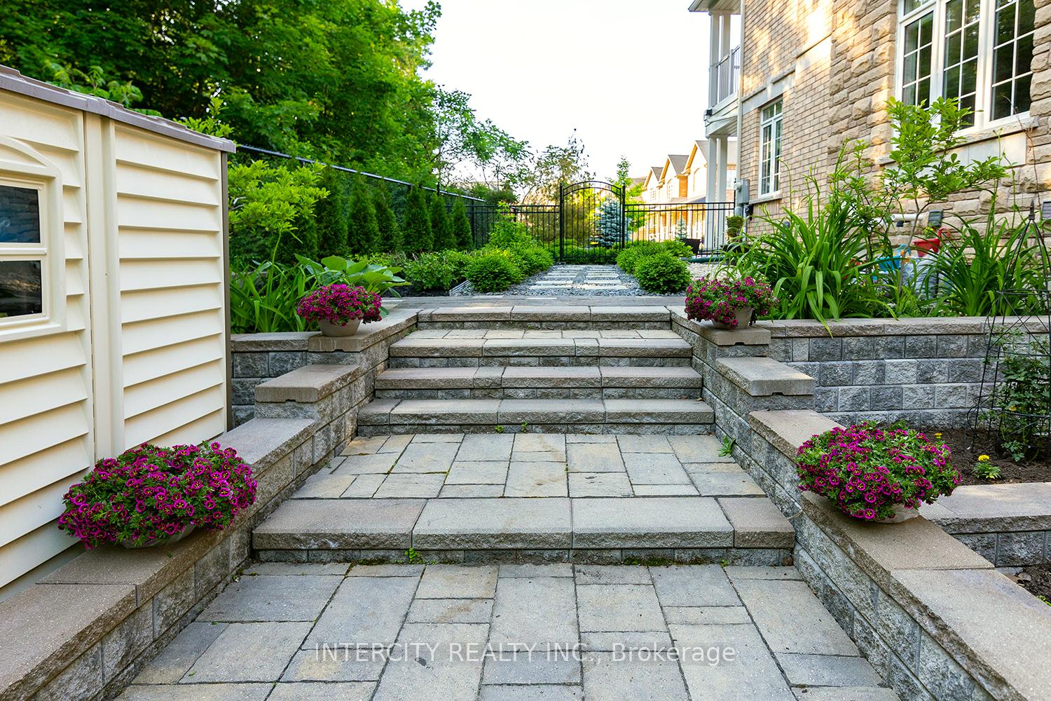 Photo 27 of 23 Halo Court, Vaughan, Patterson — HOMEH