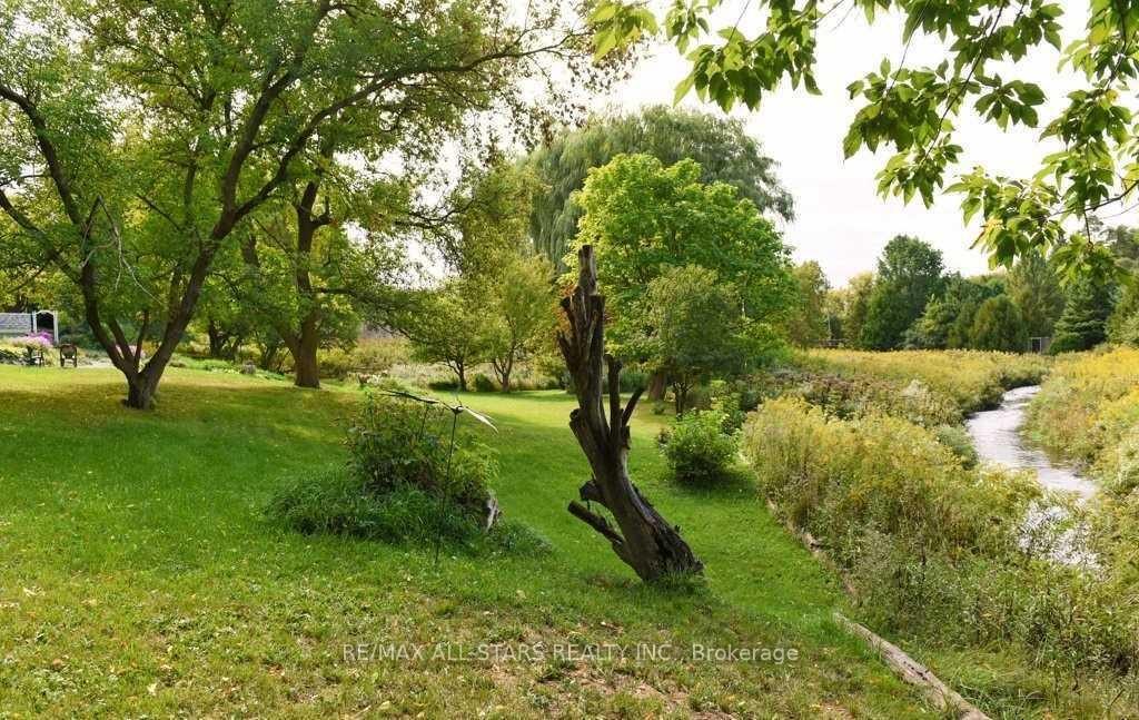 Photo 4 of 17 Sandy Hook Road, Uxbridge — HOMEH