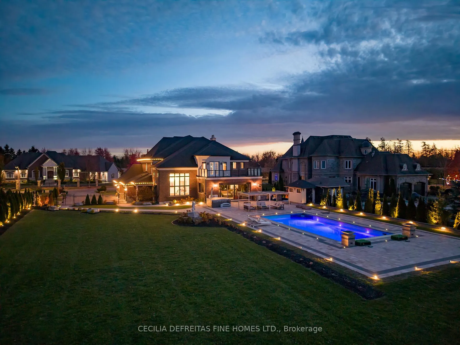 Photo 3 of 78 Mizuno Crescent, Vaughan, Kleinburg — HOMEH
