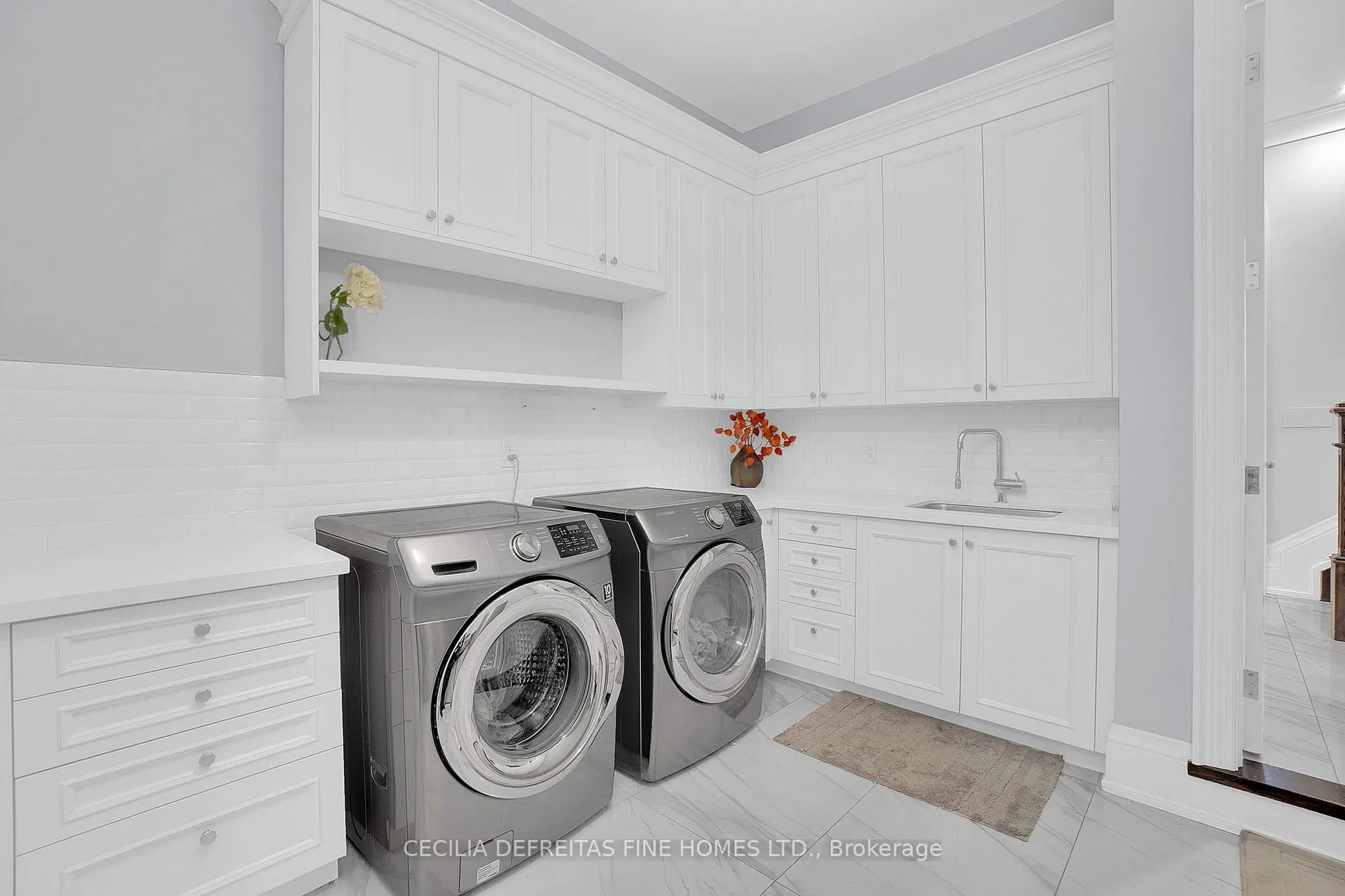 Photo 20 of 78 Mizuno Crescent, Vaughan, Kleinburg — HOMEH