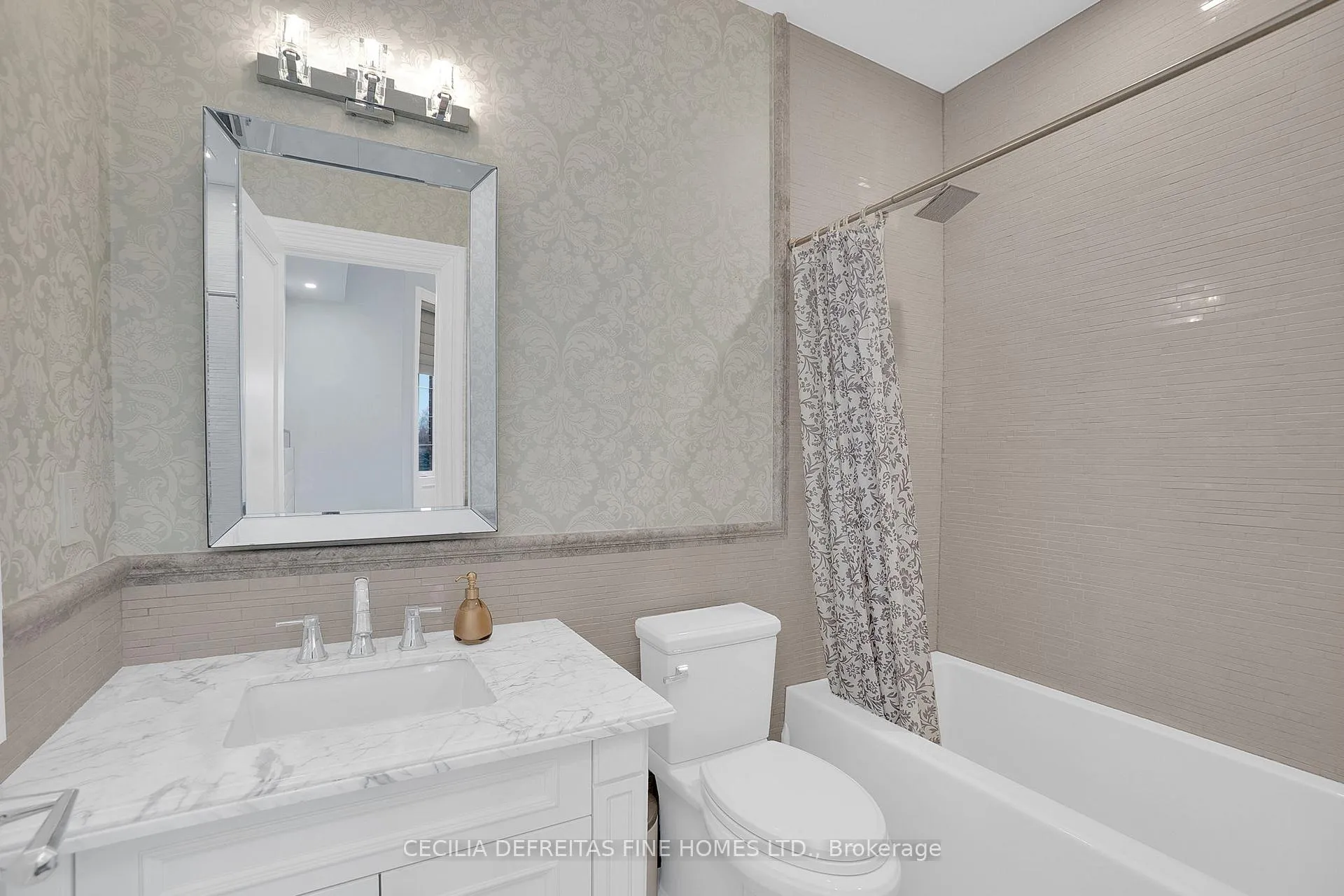 Photo 22 of 78 Mizuno Crescent, Vaughan, Kleinburg — HOMEH