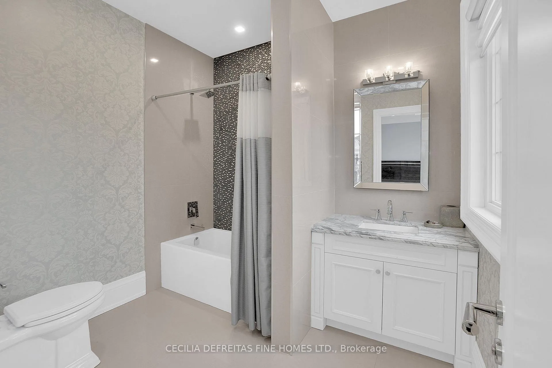 Photo 23 of 78 Mizuno Crescent, Vaughan, Kleinburg — HOMEH