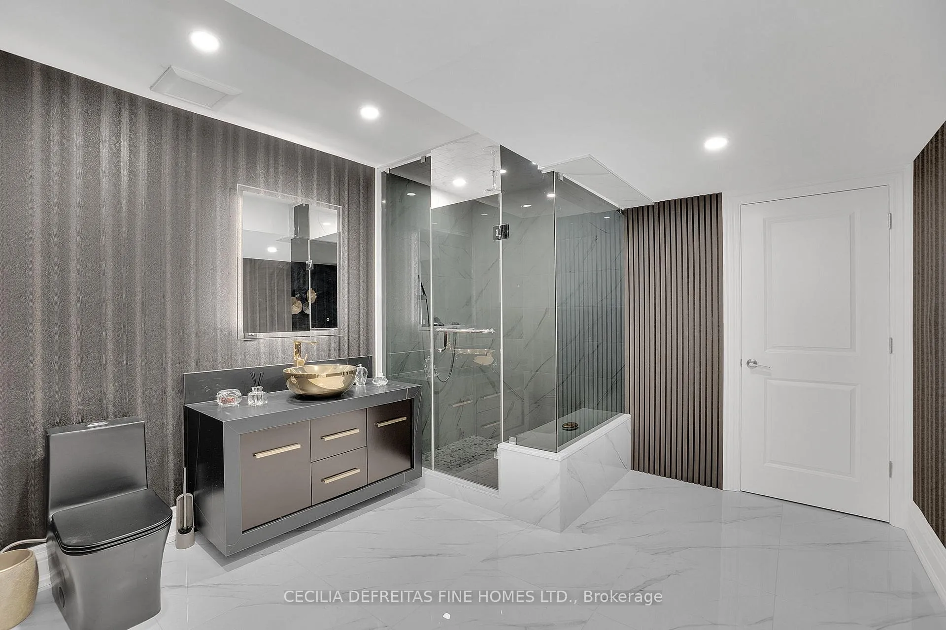 Photo 39 of 78 Mizuno Crescent, Vaughan, Kleinburg — HOMEH