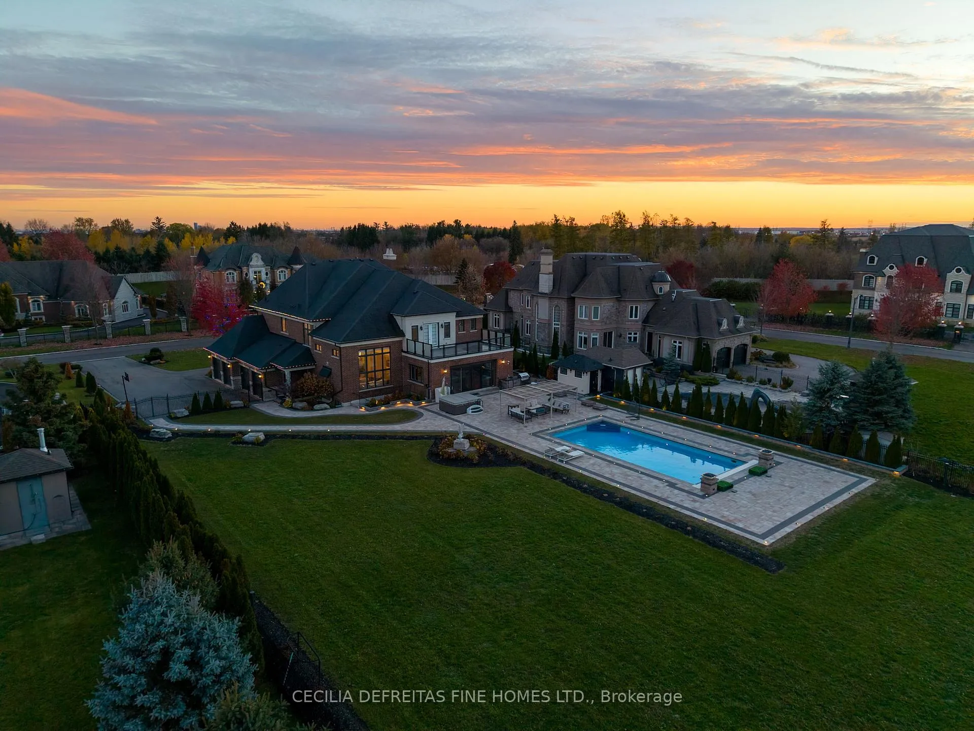 Photo 44 of 78 Mizuno Crescent, Vaughan, Kleinburg — HOMEH