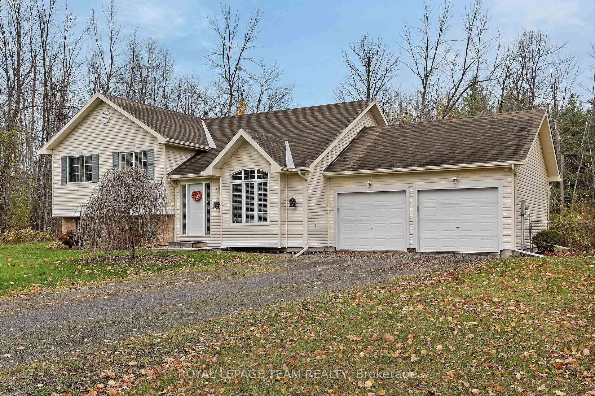 Photo 1 of 322 Cedar Crest Drive, Beckwith, Beckwith Twp — HOMEH