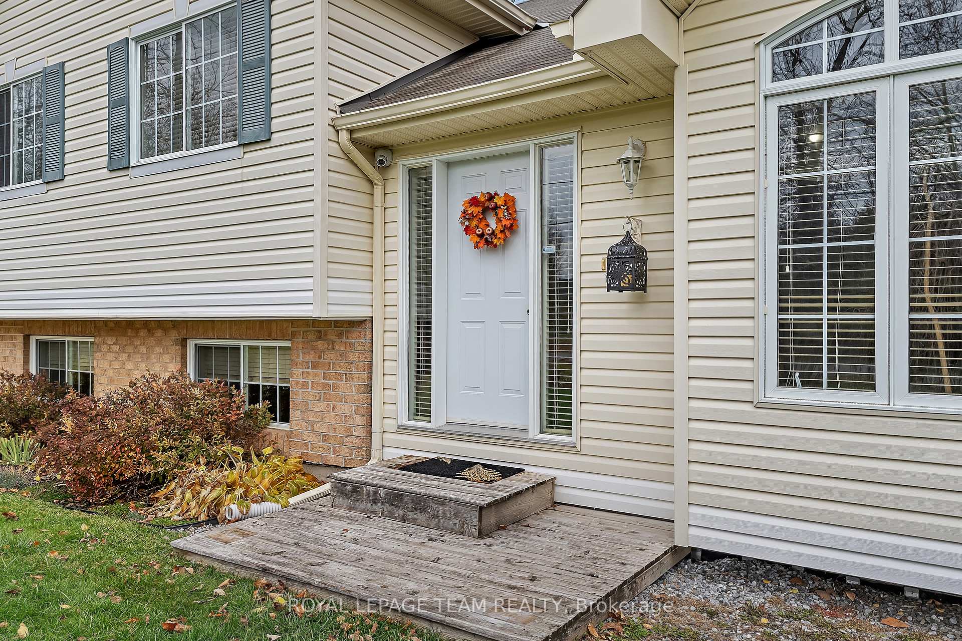 Photo 3 of 322 Cedar Crest Drive, Beckwith, Beckwith Twp — HOMEH