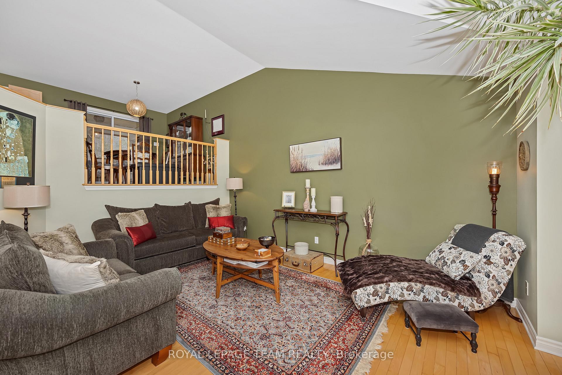 Photo 5 of 322 Cedar Crest Drive, Beckwith, Beckwith Twp — HOMEH