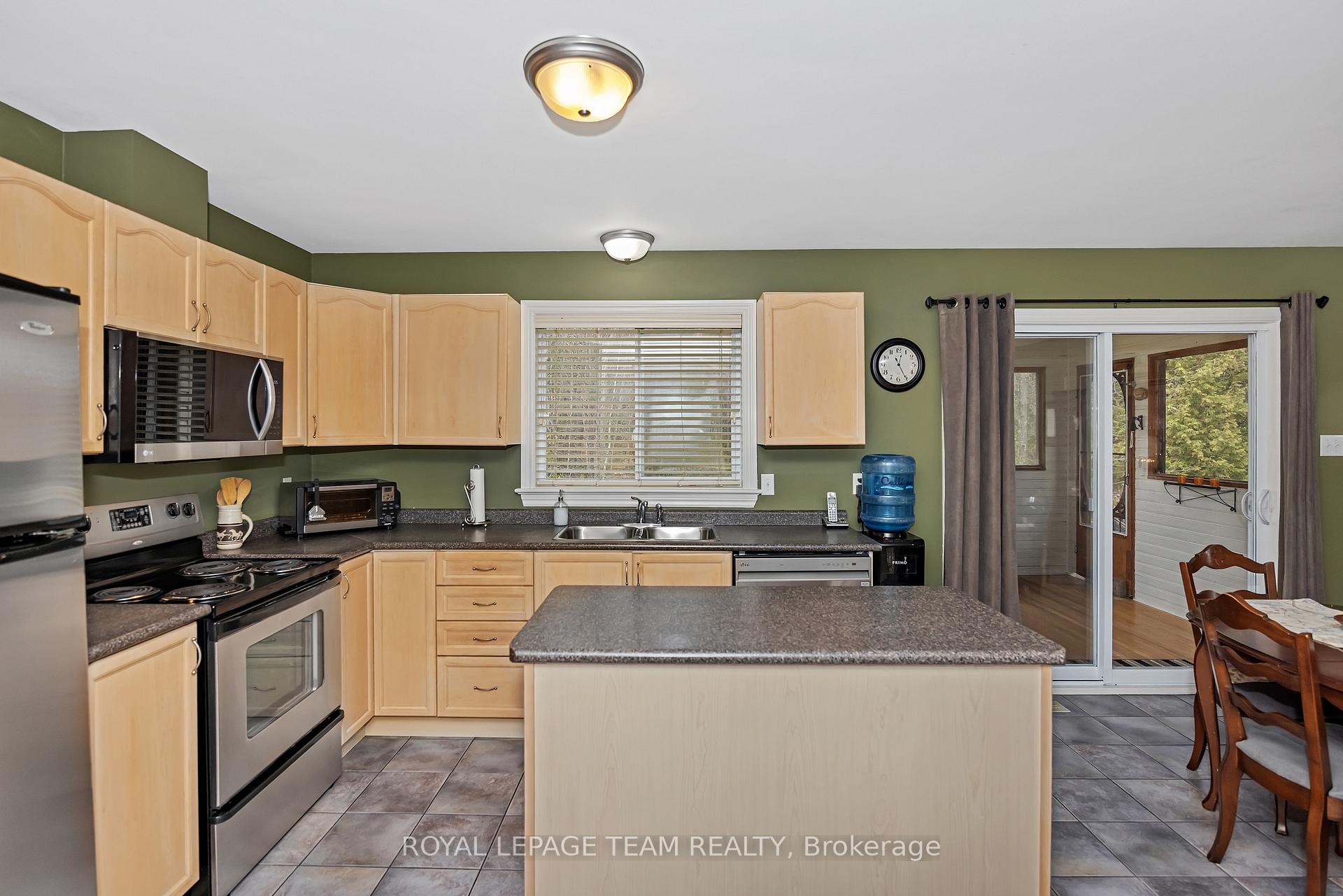 Photo 12 of 322 Cedar Crest Drive, Beckwith, Beckwith Twp — HOMEH