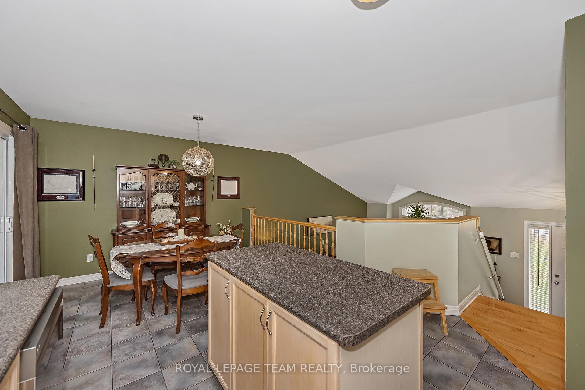 Photo 14 of 322 Cedar Crest Drive, Beckwith, Beckwith Twp — HOMEH
