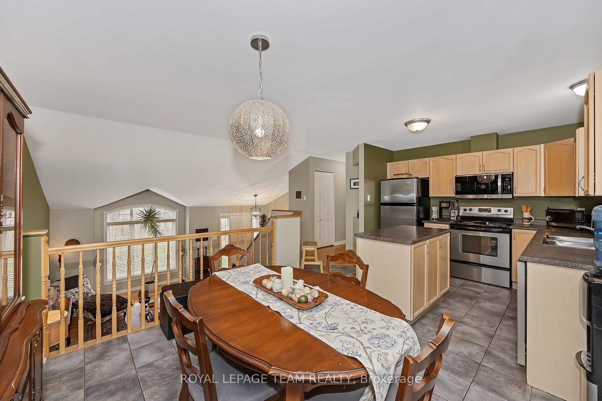 Photo 34 of 322 Cedar Crest Drive, Beckwith, Beckwith Twp — HOMEH