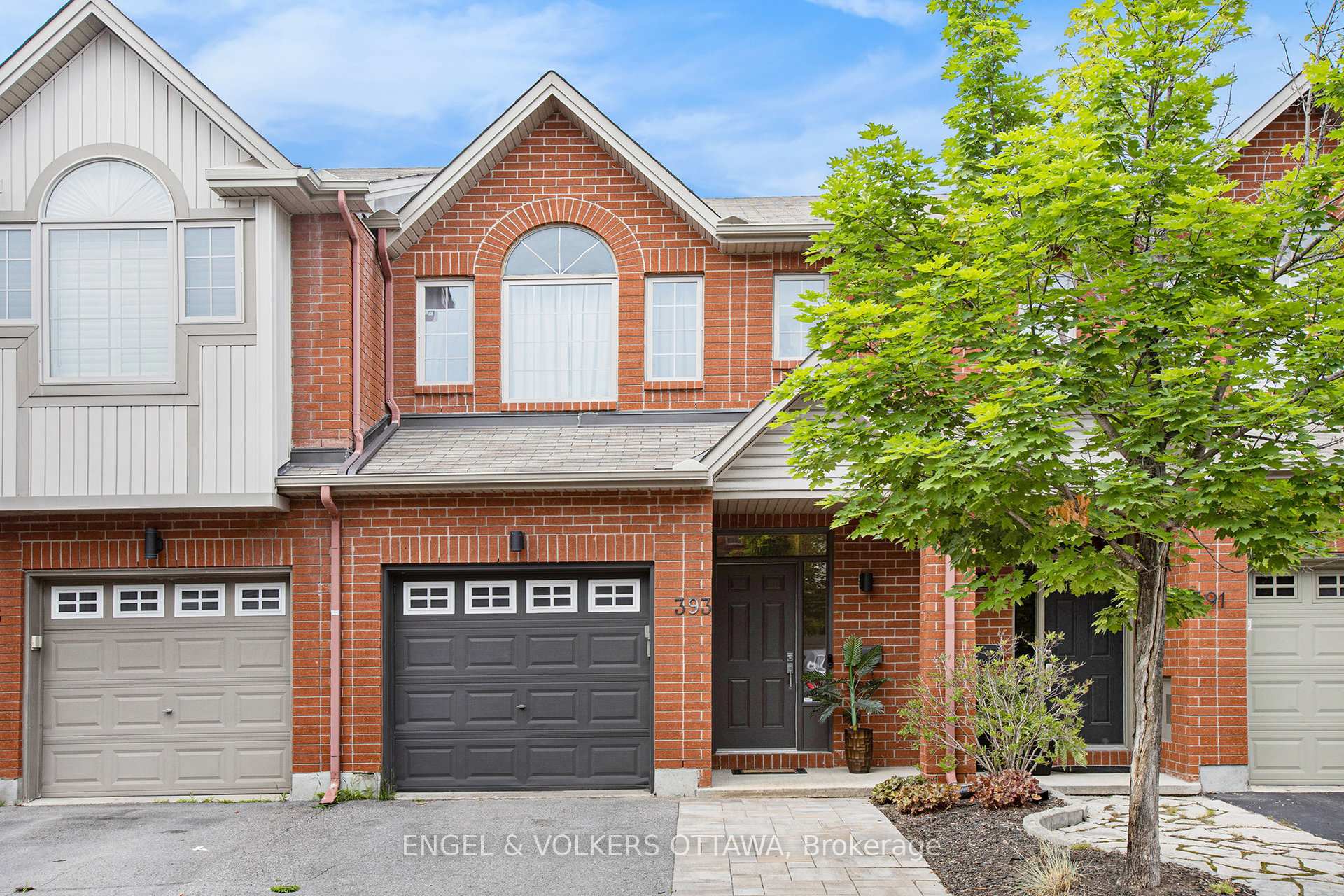 Photo 1 of 393 Meilleur Private, Ottawa, Vanier — HOMEH