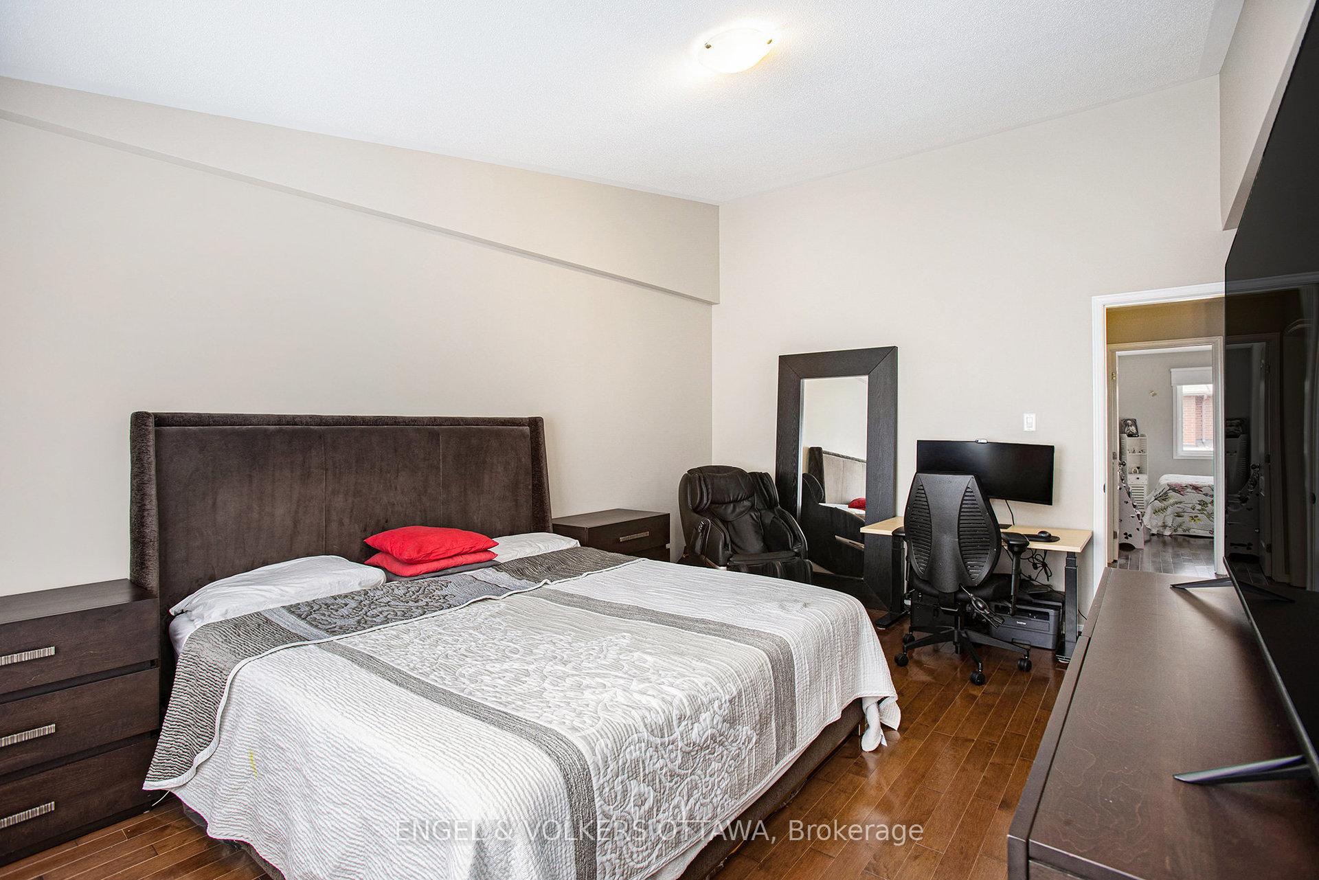 Photo 11 of 393 Meilleur Private, Ottawa, Vanier — HOMEH