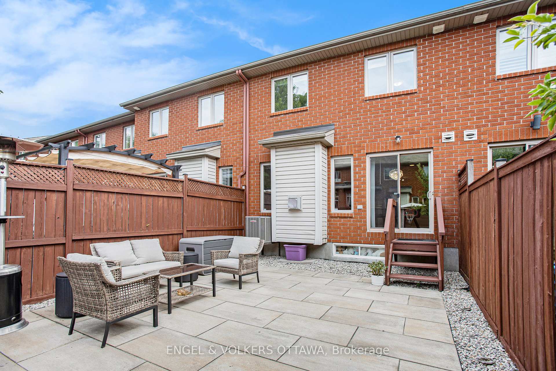 Photo 17 of 393 Meilleur Private, Ottawa, Vanier — HOMEH