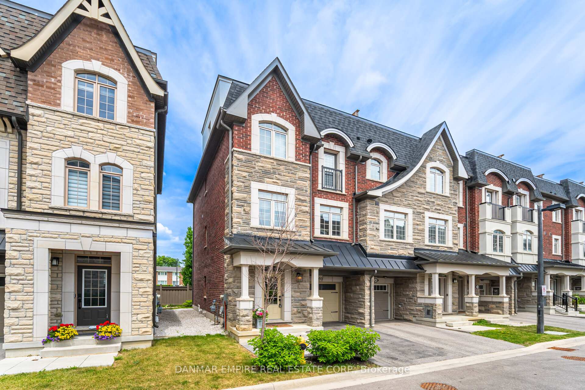 Photo 3 of 46 Ingleside Street, Vaughan, East Woodbridge — HOMEH