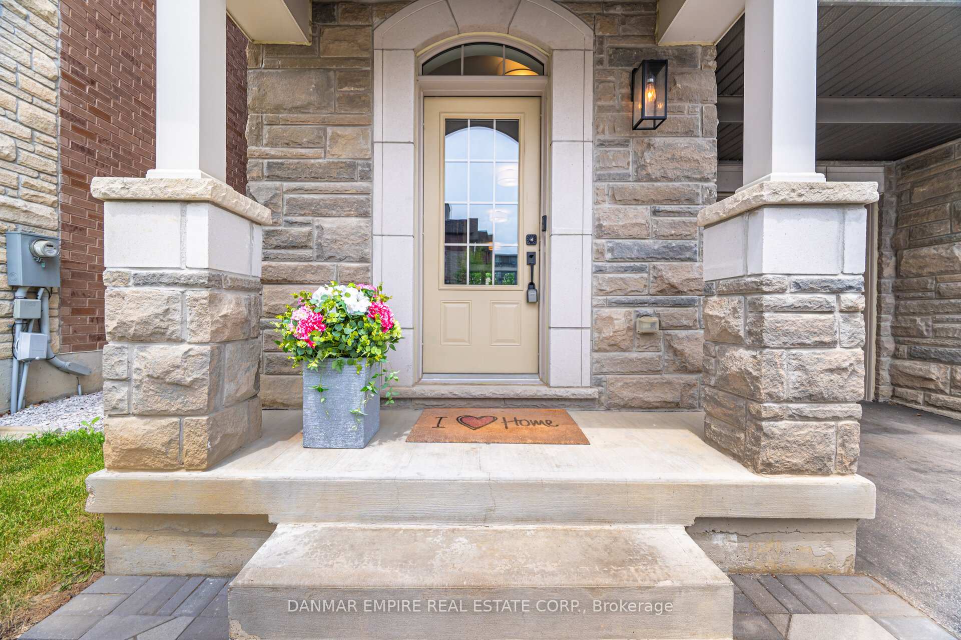 Photo 5 of 46 Ingleside Street, Vaughan, East Woodbridge — HOMEH