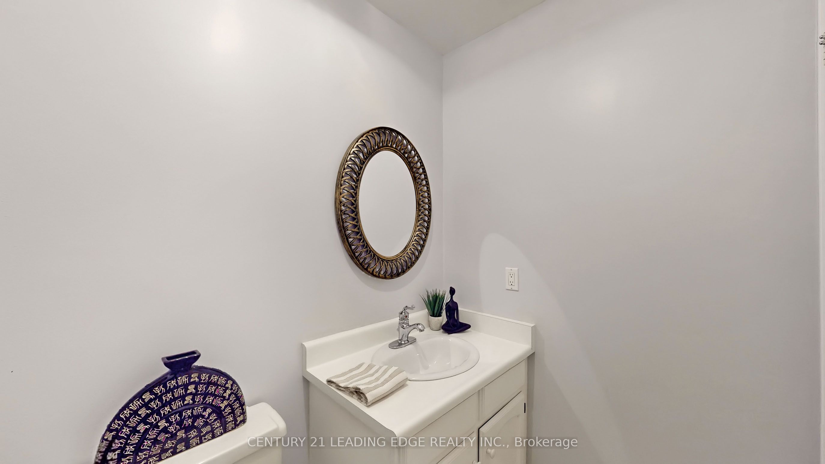 Photo 58 of 16 Glendale Road E, Markham, Thornlea — HOMEH