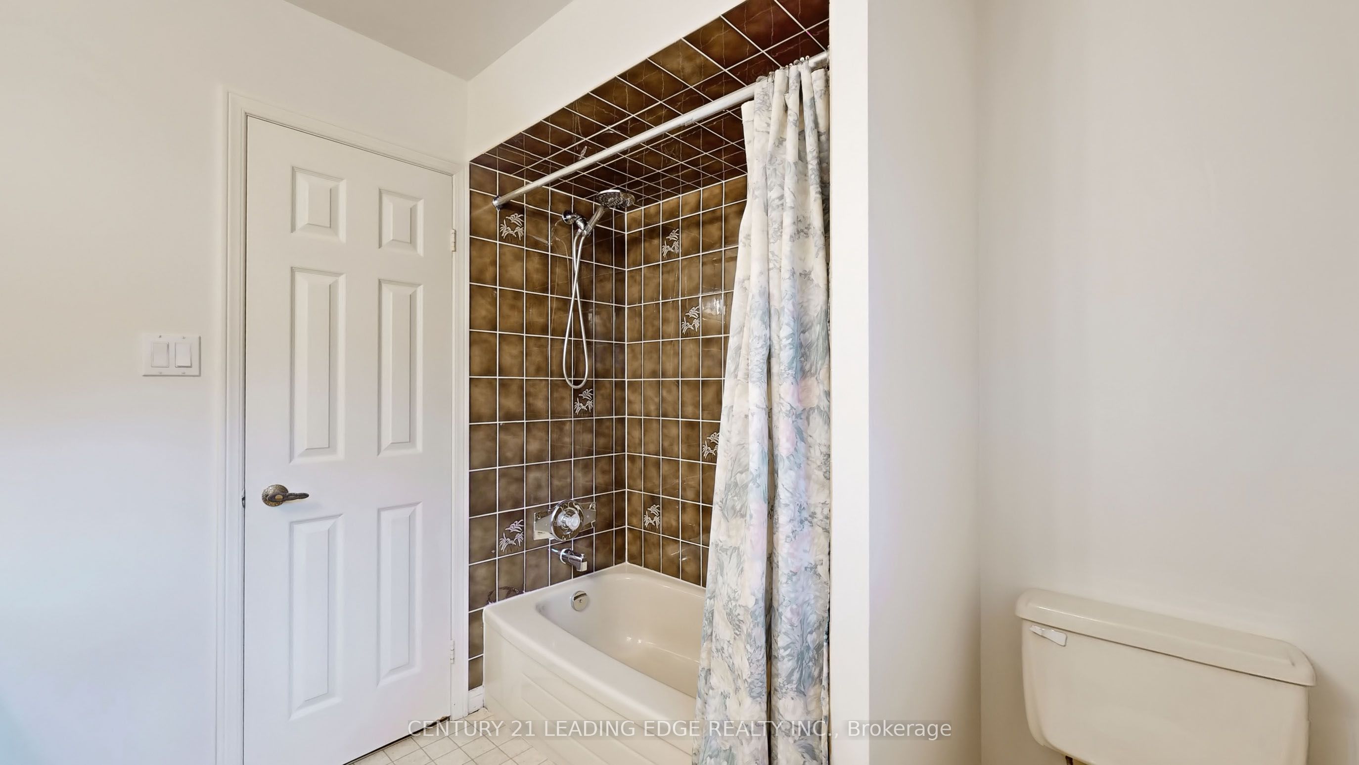 Photo 73 of 16 Glendale Road E, Markham, Thornlea — HOMEH