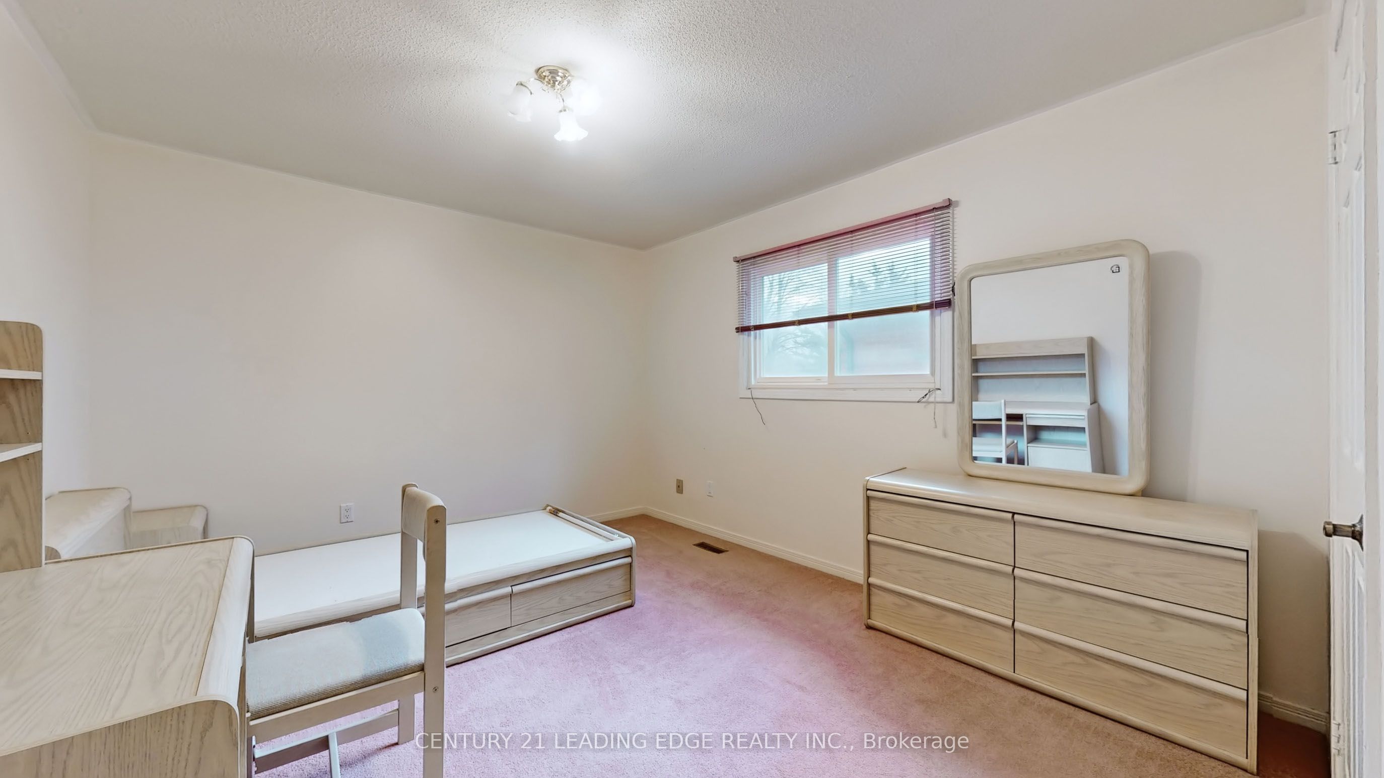 Photo 69 of 16 Glendale Road E, Markham, Thornlea — HOMEH