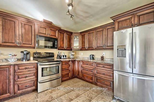 Photo 4 of 465 Brewster Road, Uxbridge, Rural Uxbridge — HOMEH