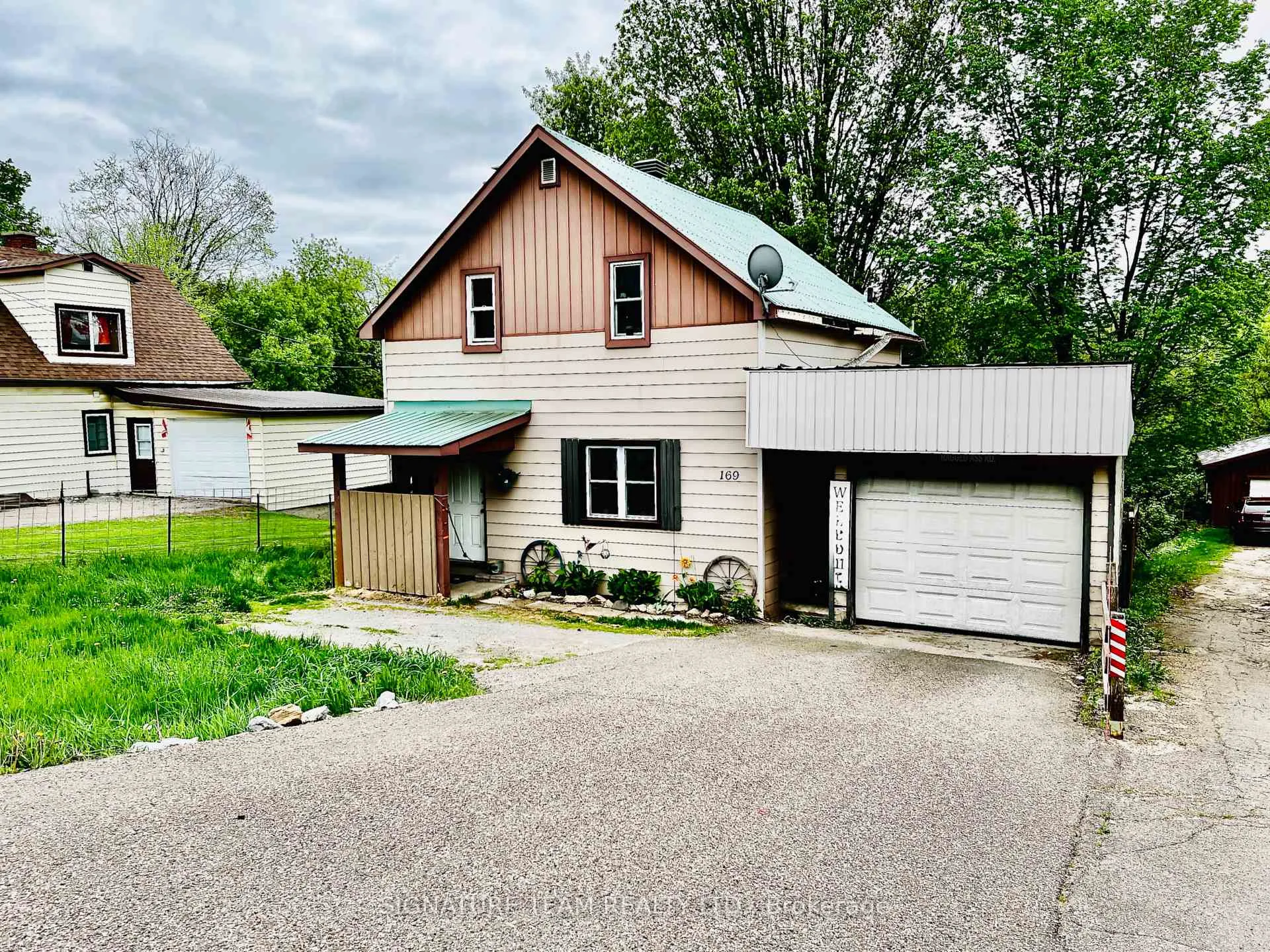 Photo 2 of 169 Bonnechere Street E, Bonnechere Valley, Eganville/Bonnechere Twp — HOMEH