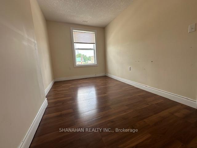 Photo 5 of Unit 3&4, 5297 Nauvoo Road, Warwick, Watford — HOMEH