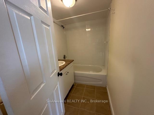 Photo 11 of Unit 3&4, 5297 Nauvoo Road, Warwick, Watford — HOMEH