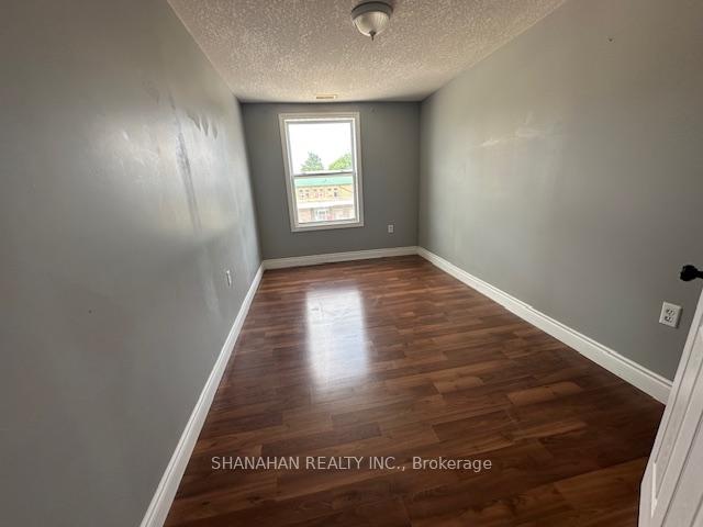 Photo 15 of Unit 3&4, 5297 Nauvoo Road, Warwick, Watford — HOMEH