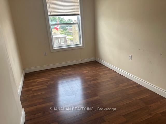 Photo 18 of Unit 3&4, 5297 Nauvoo Road, Warwick, Watford — HOMEH