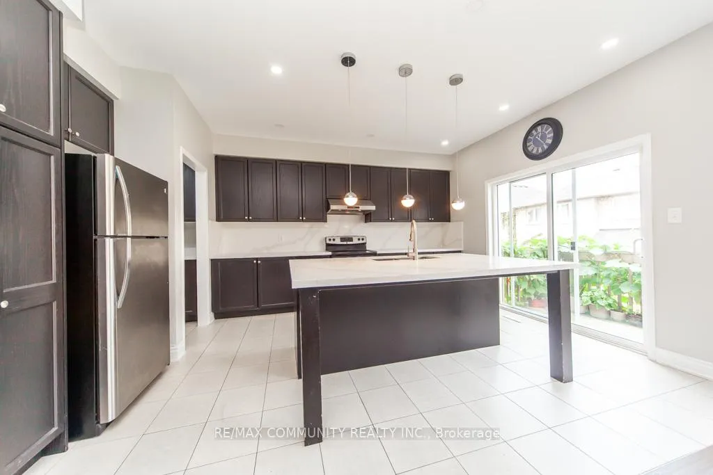 Photo 15 of 24 Raithby Crescent, Ajax, Central East — HOMEH