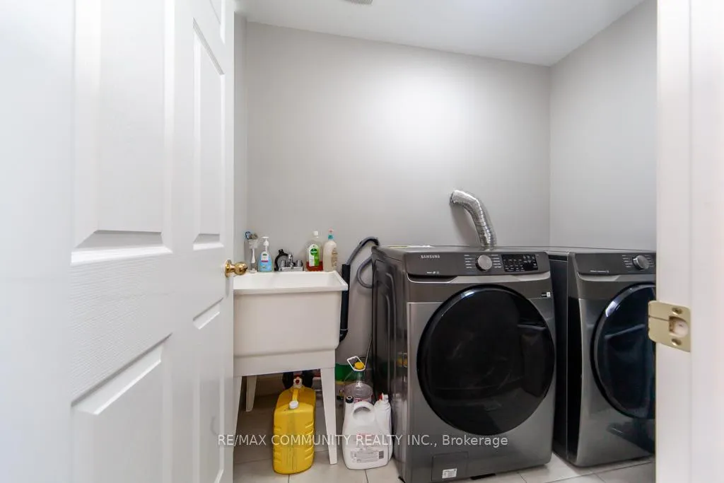 Photo 32 of 24 Raithby Crescent, Ajax, Central East — HOMEH