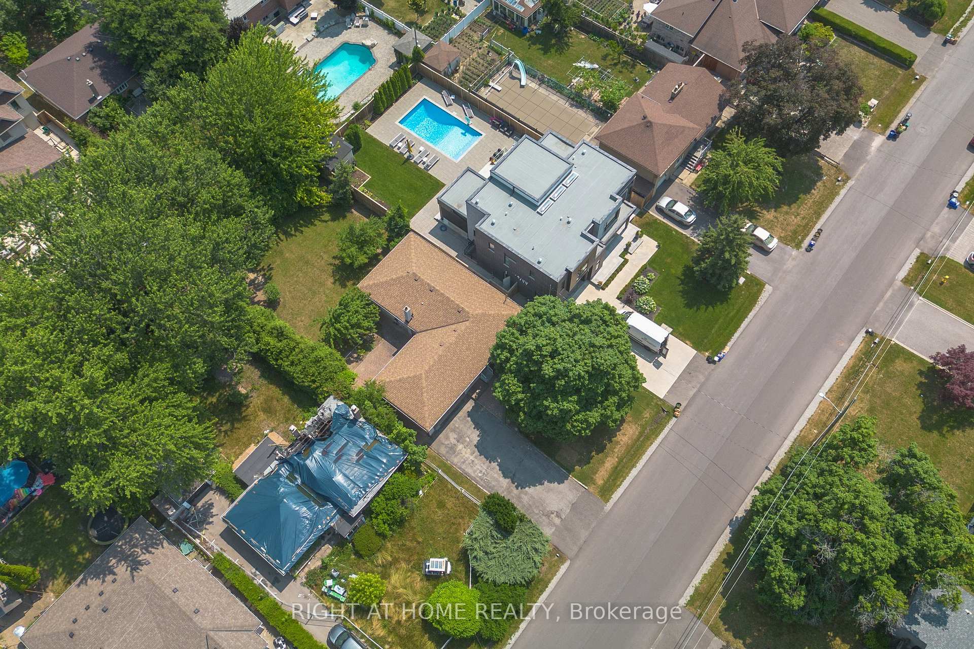 Photo 11 of 67 Netherford Road, Vaughan, Maple — HOMEH