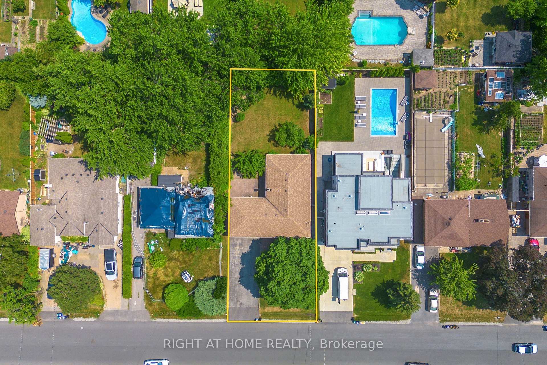 Photo 13 of 67 Netherford Road, Vaughan, Maple — HOMEH