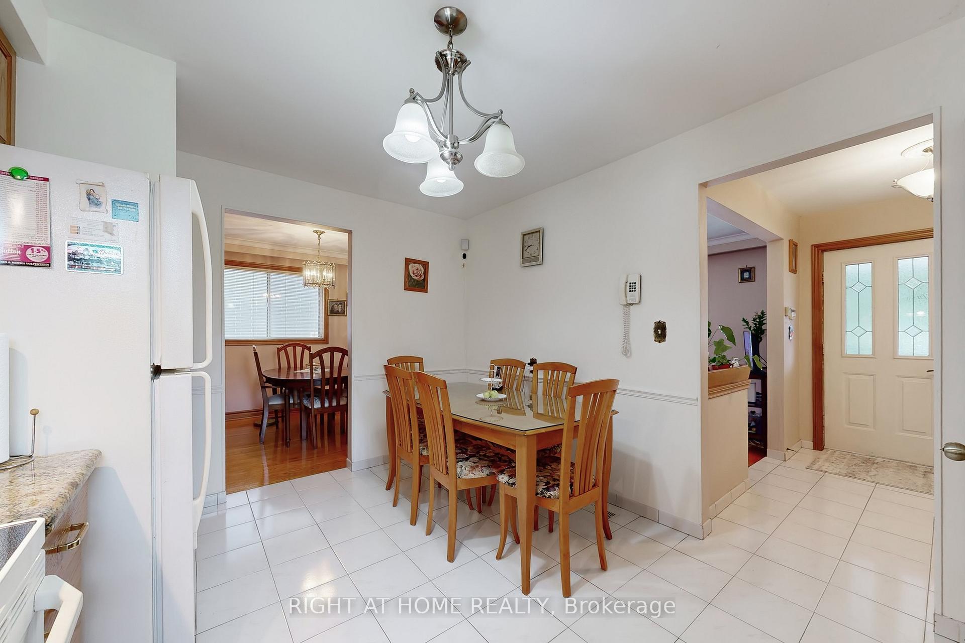 Photo 19 of 67 Netherford Road, Vaughan, Maple — HOMEH