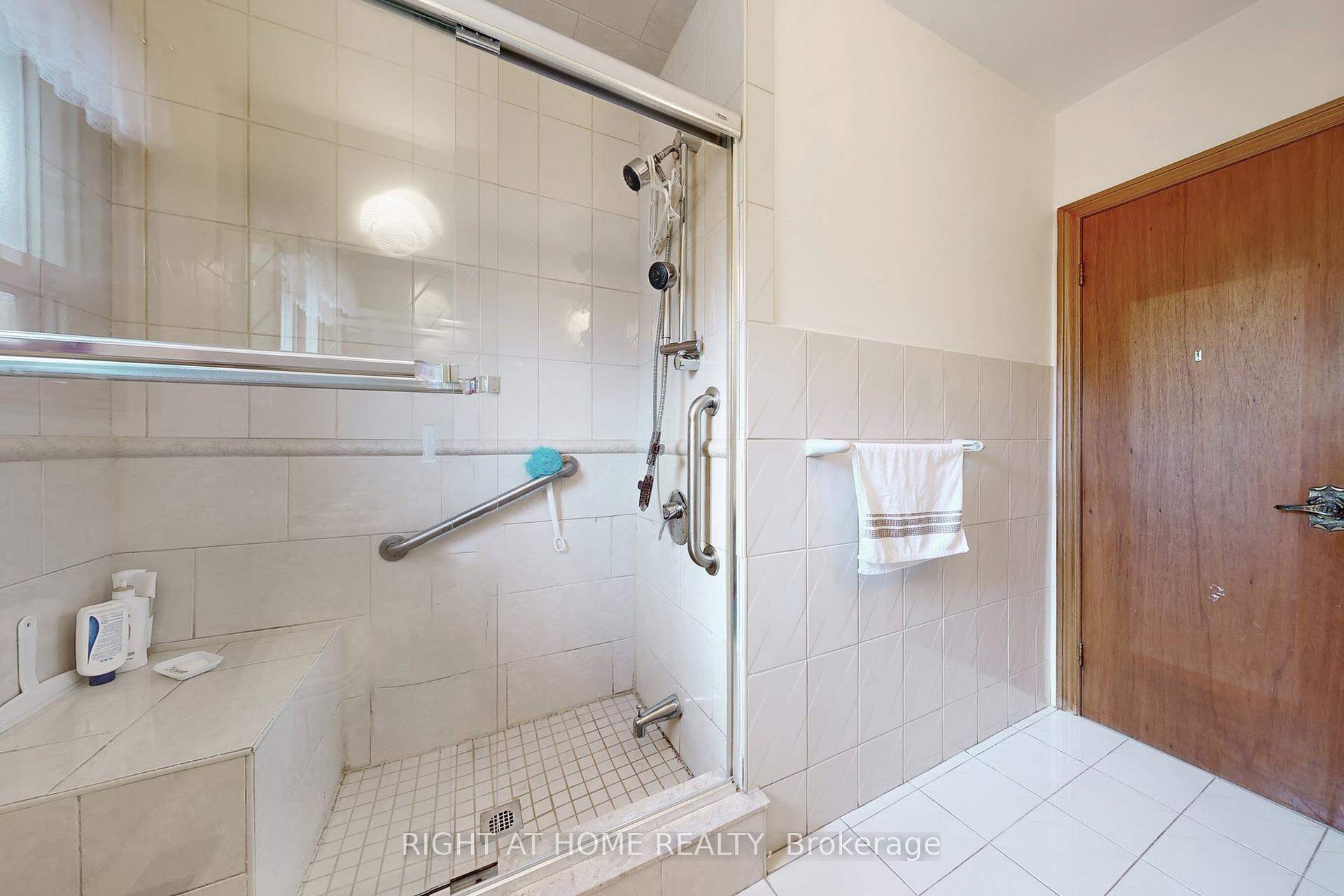 Photo 25 of 67 Netherford Road, Vaughan, Maple — HOMEH