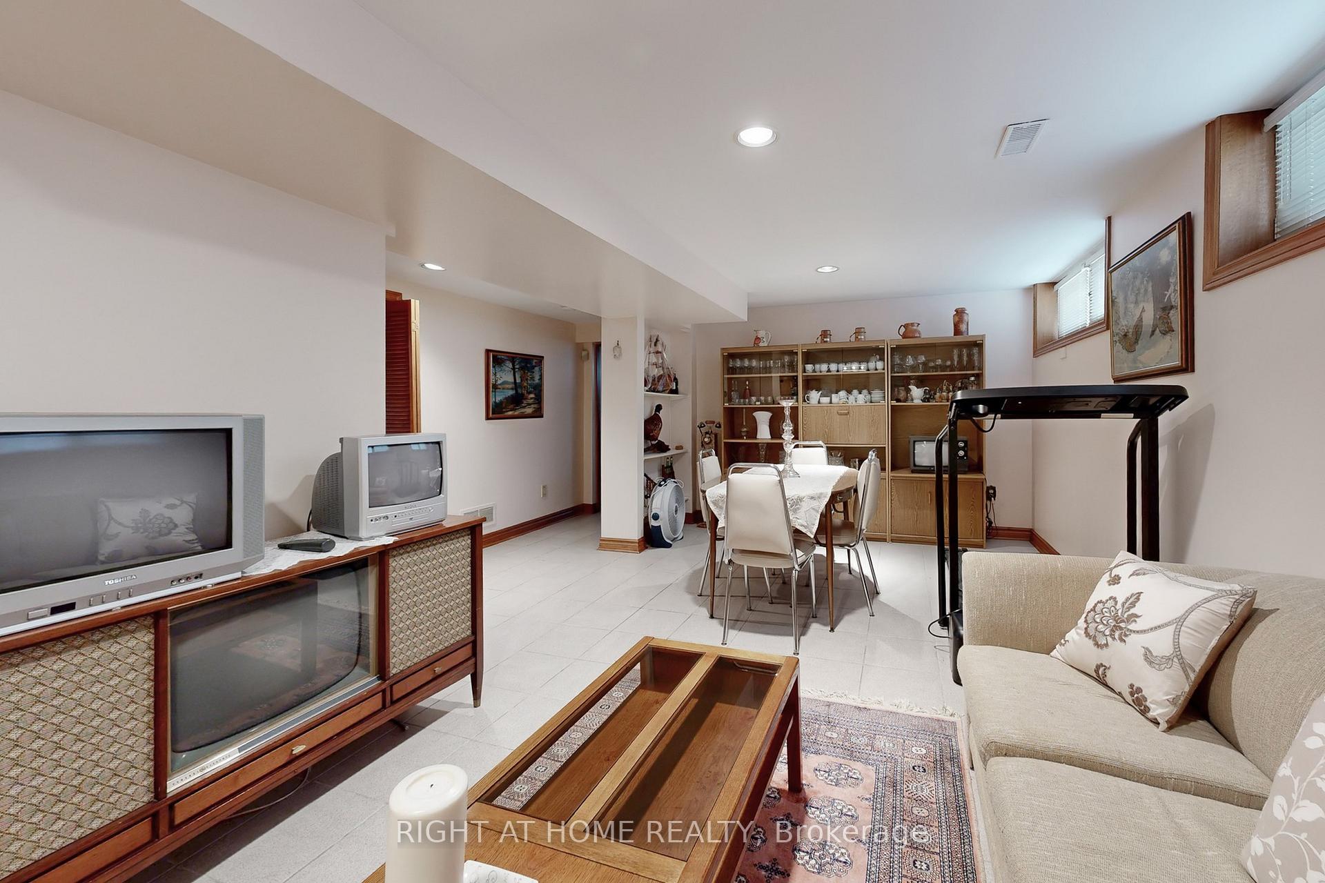Photo 30 of 67 Netherford Road, Vaughan, Maple — HOMEH